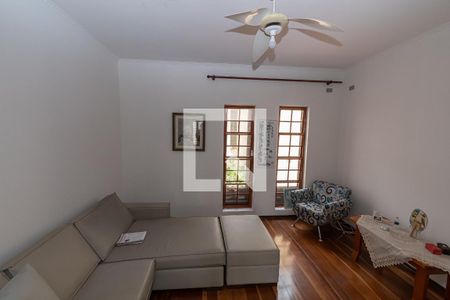 Casa à venda com 420m², 4 quartos e 4 vagasSala de TV