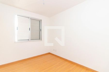 Quarto de apartamento à venda com 2 quartos, 61m² em Silveira, Belo Horizonte