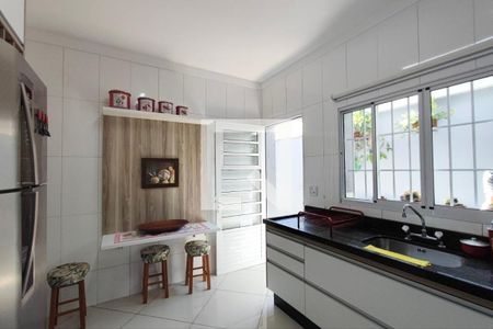 Casa à venda com 200m², 3 quartos e 3 vagas Casa à venda com 200m², 3 quartos e 3 vagasCozinha