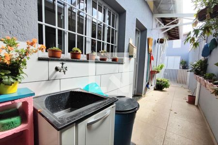 Casa à venda com 200m², 3 quartos e 3 vagas Casa à venda com 200m², 3 quartos e 3 vagasQuintal