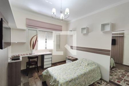 Casa à venda com 200m², 3 quartos e 3 vagas Casa à venda com 200m², 3 quartos e 3 vagasQuarto  2