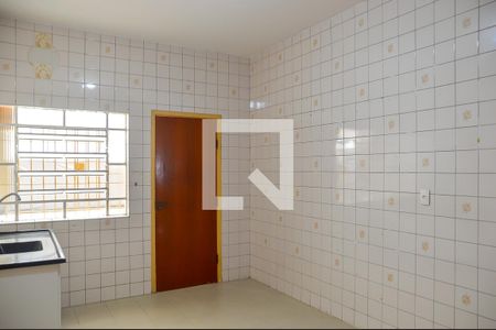 Casa à venda com 250m², 2 quartos e 2 vagas Casa à venda com 250m², 2 quartos e 2 vagasCozinha