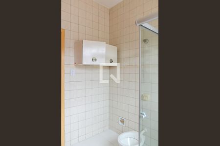 Casa à venda com 250m², 2 quartos e 2 vagas Casa à venda com 250m², 2 quartos e 2 vagasBanheiro