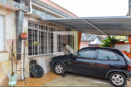 Casa à venda com 250m², 2 quartos e 2 vagas Casa à venda com 250m², 2 quartos e 2 vagasFachada