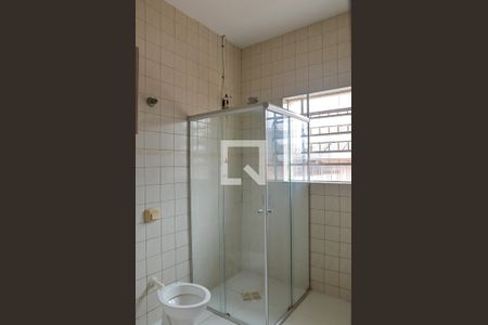 Casa à venda com 250m², 2 quartos e 2 vagas Casa à venda com 250m², 2 quartos e 2 vagasBanheiro