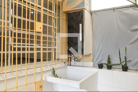 Casa à venda com 250m², 2 quartos e 2 vagas Casa à venda com 250m², 2 quartos e 2 vagasÁrea de Serviço