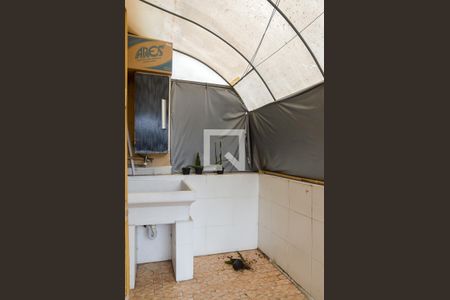 Casa à venda com 250m², 2 quartos e 2 vagas Casa à venda com 250m², 2 quartos e 2 vagasÁrea de Serviço