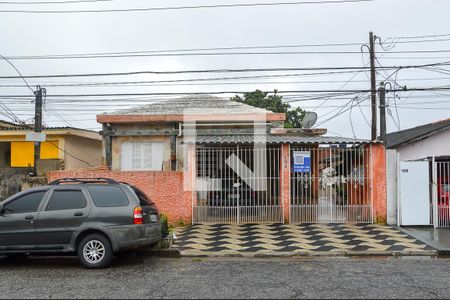 Casa à venda com 250m², 2 quartos e 2 vagas Casa à venda com 250m², 2 quartos e 2 vagasFachada