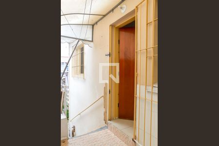 Casa à venda com 250m², 2 quartos e 2 vagas Casa à venda com 250m², 2 quartos e 2 vagasEntrada casa 2