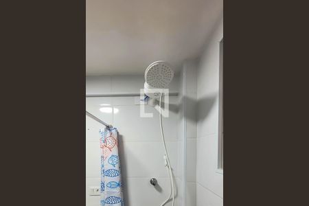 Banheiro de kitnet/studio para alugar com 1 quarto, 28m² em Aclimação, São Paulo