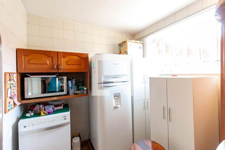 Casa à venda com 600m², 5 quartos e 4 vagas Casa à venda com 600m², 5 quartos e 4 vagasCozinha