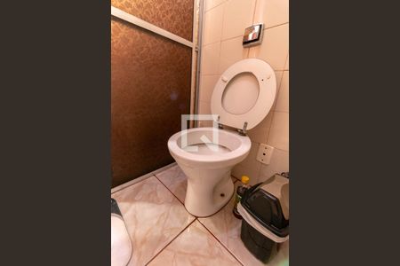 Casa à venda com 600m², 5 quartos e 4 vagas Casa à venda com 600m², 5 quartos e 4 vagasBanheiro da Suíte