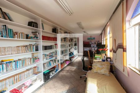 Casa à venda com 600m², 5 quartos e 4 vagas Casa à venda com 600m², 5 quartos e 4 vagasSala 3