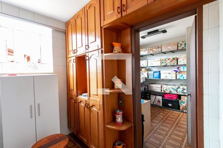 Casa à venda com 600m², 5 quartos e 4 vagas Casa à venda com 600m², 5 quartos e 4 vagasCozinha