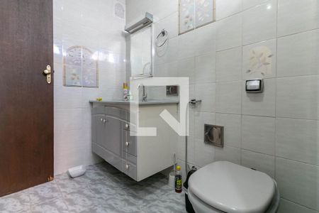 Casa à venda com 600m², 5 quartos e 4 vagas Casa à venda com 600m², 5 quartos e 4 vagasBanheiro Social