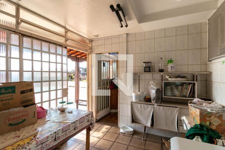 Casa à venda com 600m², 5 quartos e 4 vagas Casa à venda com 600m², 5 quartos e 4 vagasÁrea de Serviço