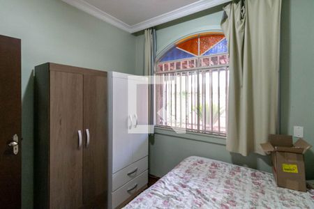 Casa à venda com 600m², 5 quartos e 4 vagas Casa à venda com 600m², 5 quartos e 4 vagasQuarto 3