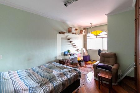 Casa à venda com 600m², 5 quartos e 4 vagas Casa à venda com 600m², 5 quartos e 4 vagasQuarto Suíte