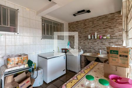 Casa à venda com 600m², 5 quartos e 4 vagas Casa à venda com 600m², 5 quartos e 4 vagasÁrea de Serviço