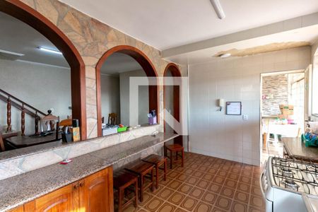 Casa à venda com 600m², 5 quartos e 4 vagas Casa à venda com 600m², 5 quartos e 4 vagasCozinha