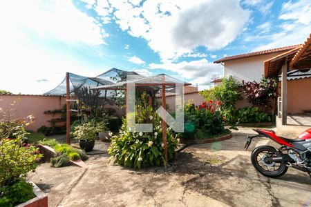 Casa à venda com 600m², 5 quartos e 4 vagas Casa à venda com 600m², 5 quartos e 4 vagasJardim