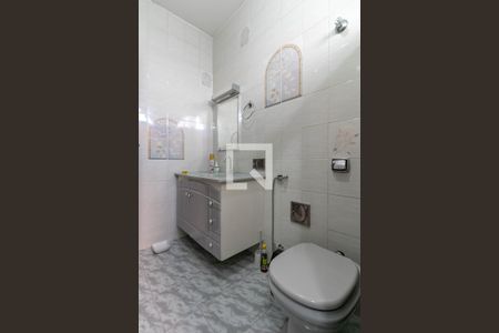 Casa à venda com 600m², 5 quartos e 4 vagas Casa à venda com 600m², 5 quartos e 4 vagasBanheiro Social