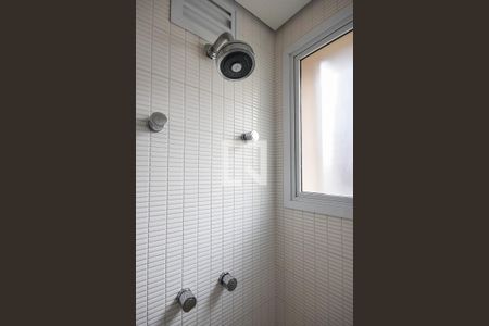 Apartamento à venda com 184m², 3 quartos e 3 vagas Apartamento à venda com 184m², 3 quartos e 3 vagasChuveiro do banheiro da suíte 1