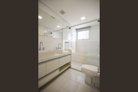 Apartamento à venda com 184m², 3 quartos e 3 vagas Apartamento à venda com 184m², 3 quartos e 3 vagasBanheiro suíte 3