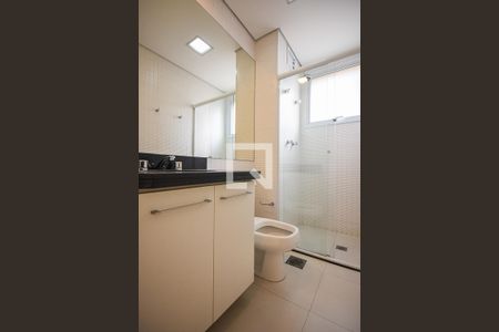 Apartamento à venda com 184m², 3 quartos e 3 vagas Apartamento à venda com 184m², 3 quartos e 3 vagasBanheiro suíte 1