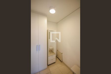 Apartamento à venda com 184m², 3 quartos e 3 vagas Apartamento à venda com 184m², 3 quartos e 3 vagasQuarto de serviço
