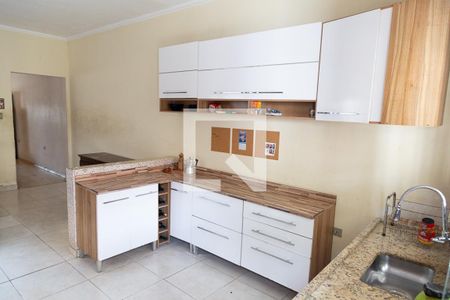 Casa à venda com 134m², 3 quartos e 2 vagas Casa à venda com 134m², 3 quartos e 2 vagasCozinha
