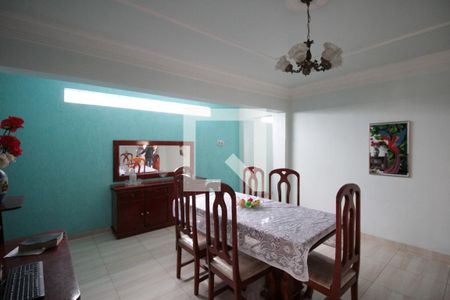 Casa à venda com 238m², 4 quartos e 11 vagasCopa