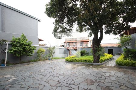 Casa à venda com 238m², 4 quartos e 11 vagasQuintal