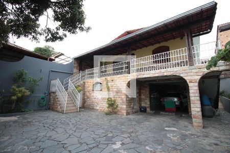 Casa à venda com 238m², 4 quartos e 11 vagasQuintal