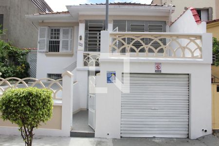 Casa à venda com 240m², 2 quartos e 2 vagasFachada 