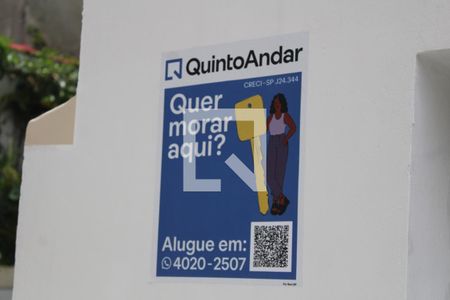 Casa à venda com 240m², 2 quartos e 2 vagasFachada 