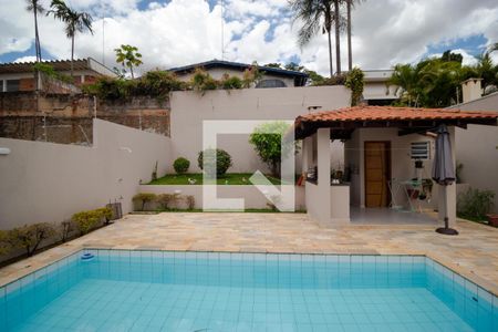 Casa à venda com 180m², 3 quartos e 5 vagasPiscina