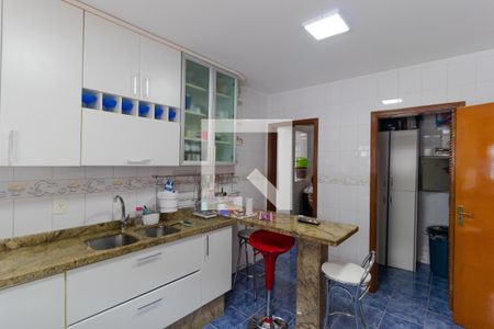 Casa à venda com 180m², 3 quartos e 5 vagasCozinha 01