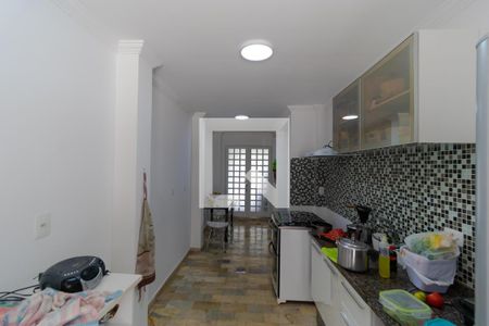 Casa à venda com 180m², 3 quartos e 5 vagasCozinha 02