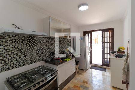 Casa à venda com 180m², 3 quartos e 5 vagasCozinha 02