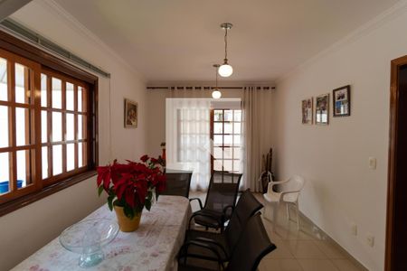 Casa à venda com 180m², 3 quartos e 5 vagasSalas