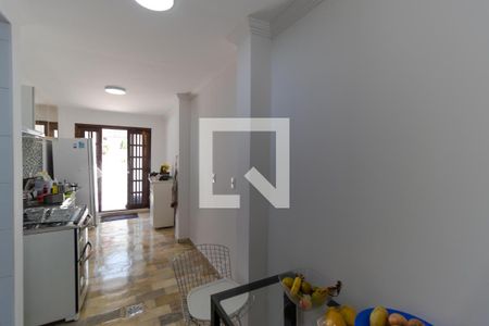 Casa à venda com 180m², 3 quartos e 5 vagasCozinha 02