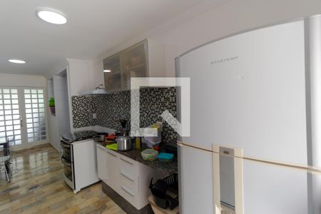 Casa à venda com 180m², 3 quartos e 5 vagasCozinha 02