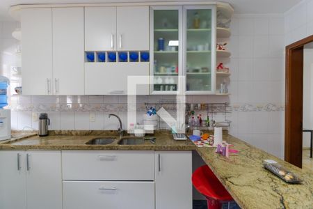 Casa à venda com 180m², 3 quartos e 5 vagasCozinha 01