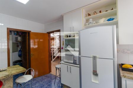 Casa à venda com 180m², 3 quartos e 5 vagasCozinha 01