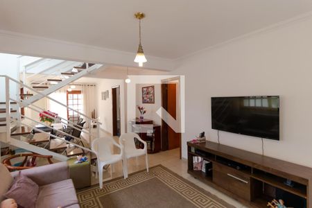 Casa à venda com 180m², 3 quartos e 5 vagasSalas