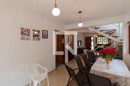 Casa à venda com 180m², 3 quartos e 5 vagasSalas