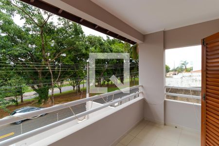 Casa à venda com 180m², 3 quartos e 5 vagasSacada da  Suíte