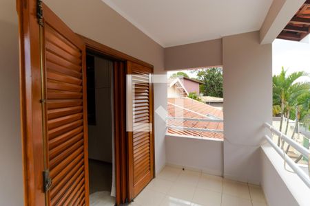 Casa à venda com 180m², 3 quartos e 5 vagasSacada da  Suíte