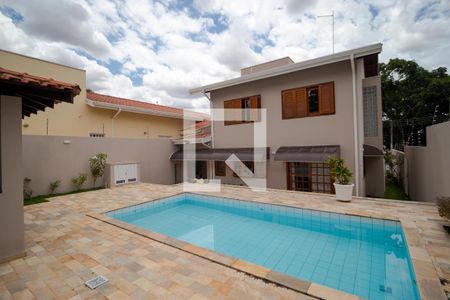 Casa à venda com 180m², 3 quartos e 5 vagasPiscina